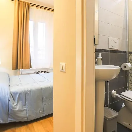 Guest house Binario Zero 4*